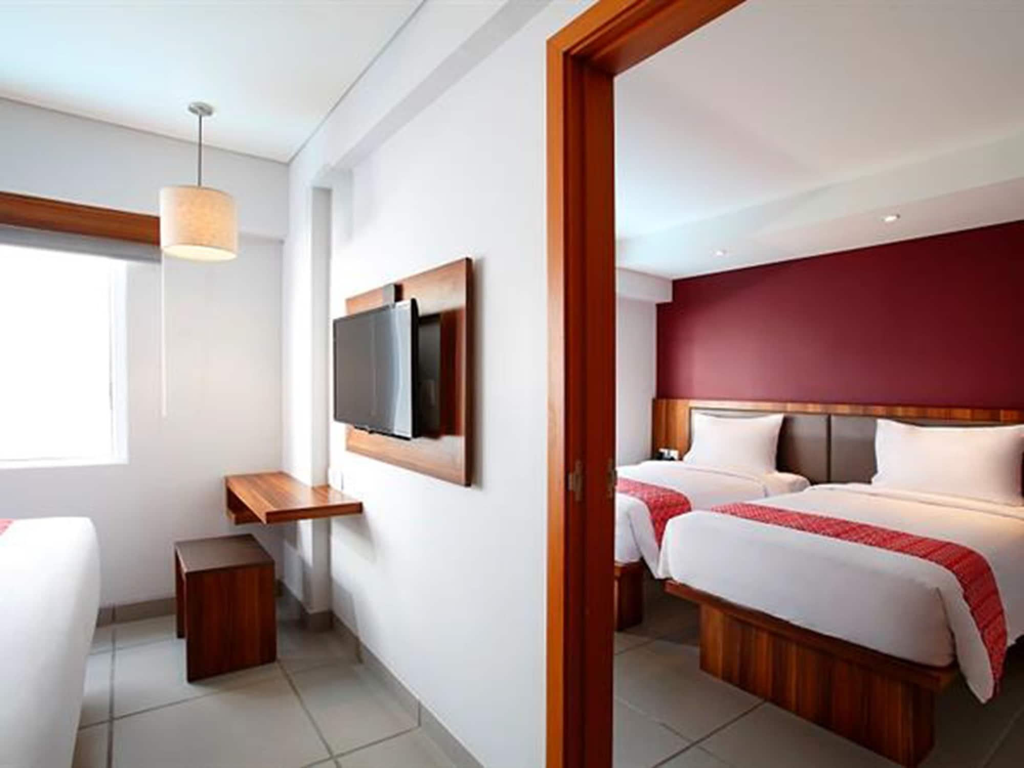 Swiss-Belexpress Kuta Legian Hotel Exterior photo