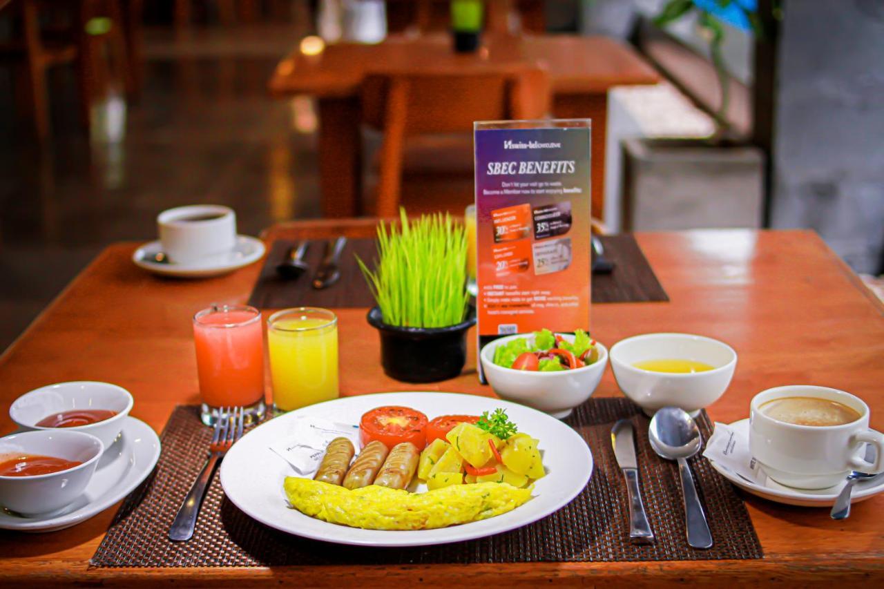 Swiss-Belexpress Kuta Legian Hotel Exterior photo