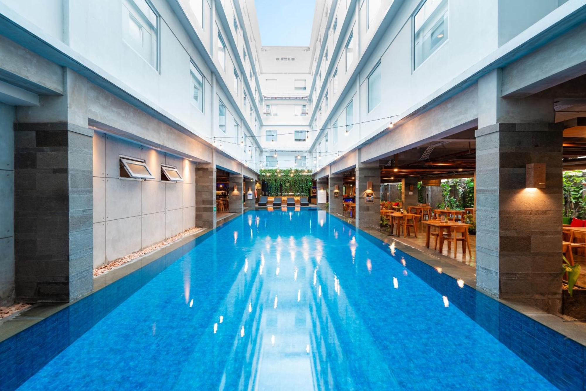 Swiss-Belexpress Kuta Legian Hotel Exterior photo