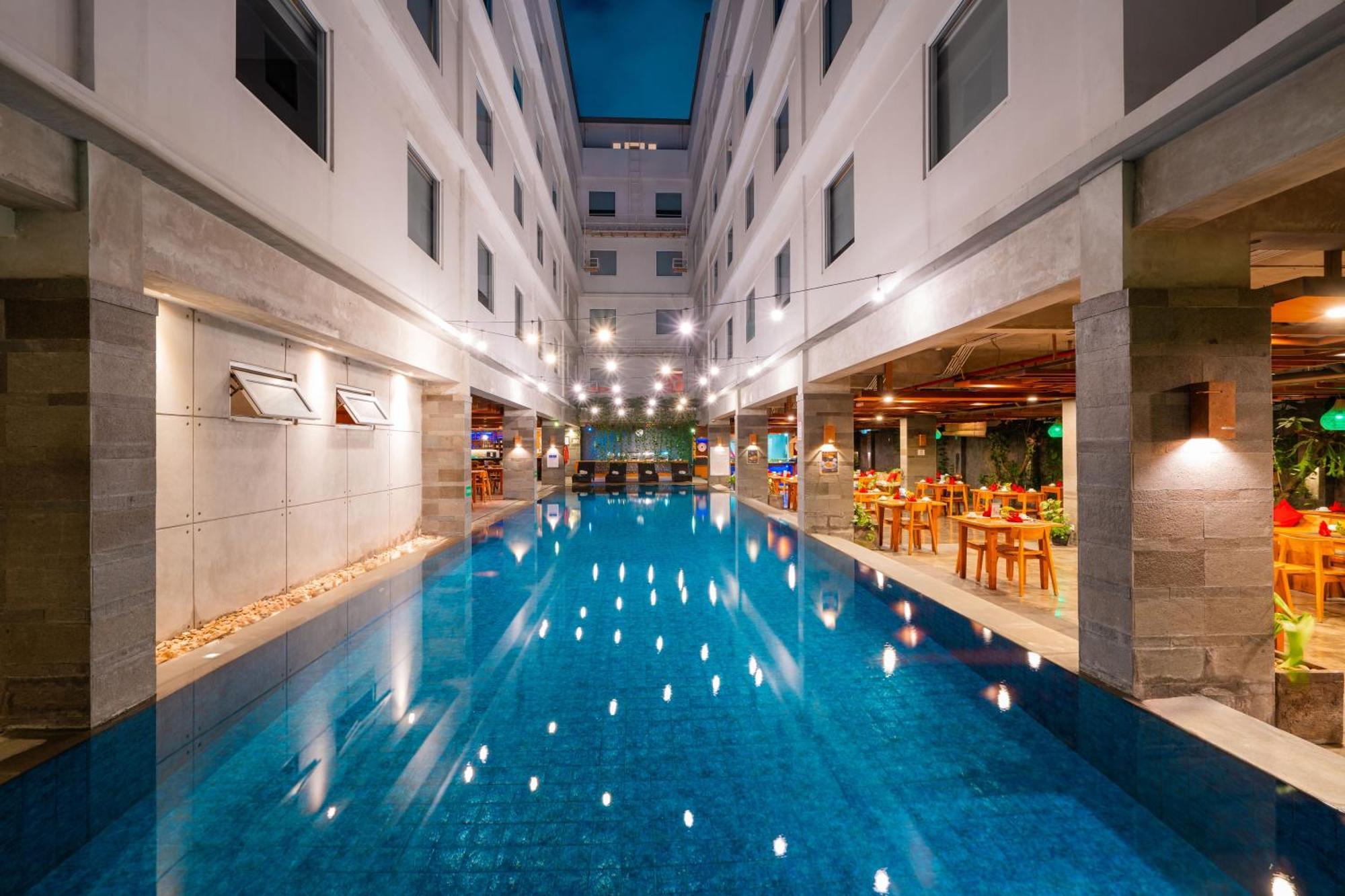 Swiss-Belexpress Kuta Legian Hotel Exterior photo
