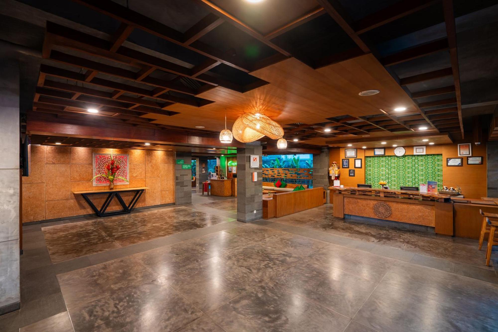 Swiss-Belexpress Kuta Legian Hotel Exterior photo