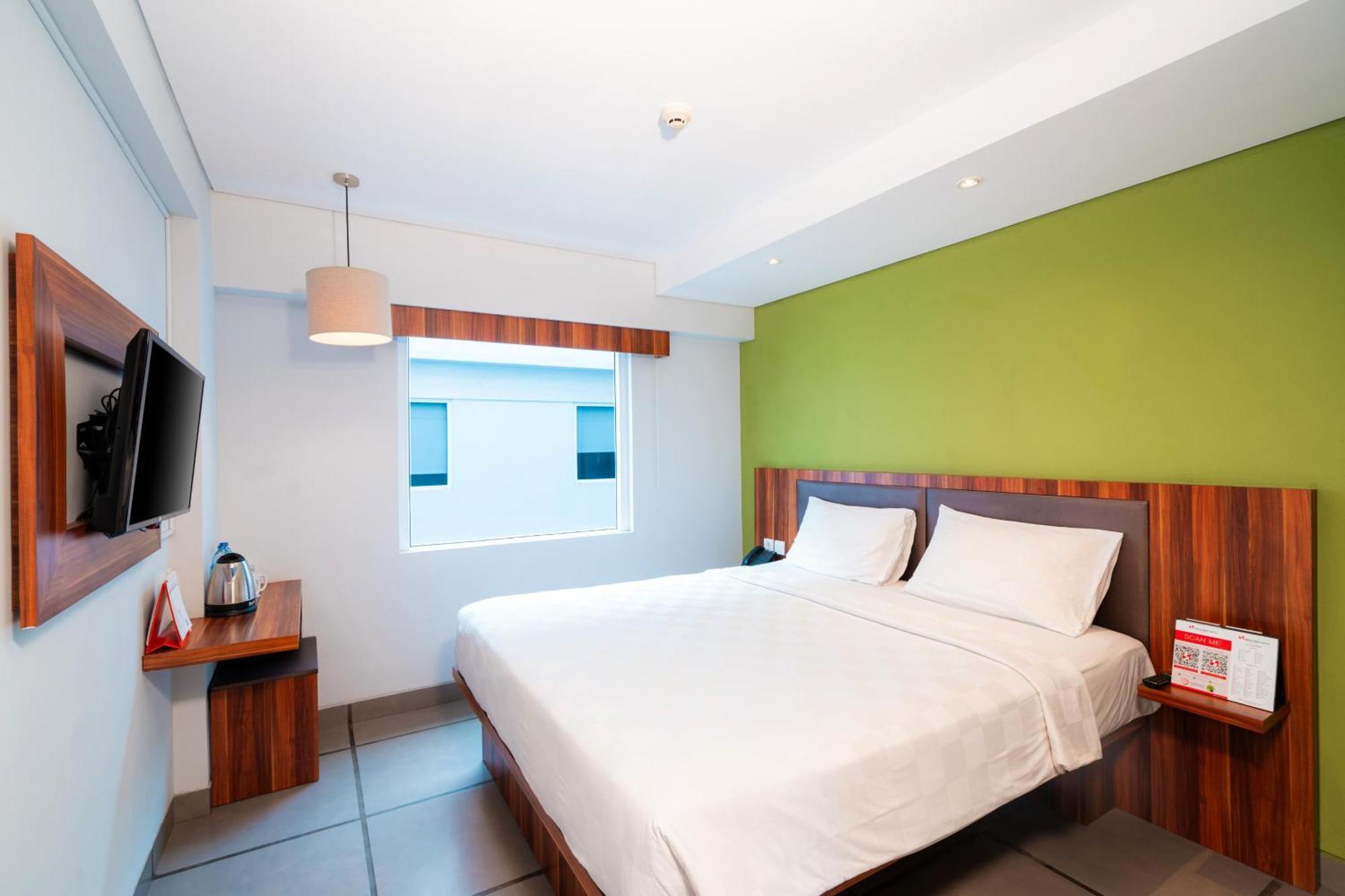 Swiss-Belexpress Kuta Legian Hotel Exterior photo