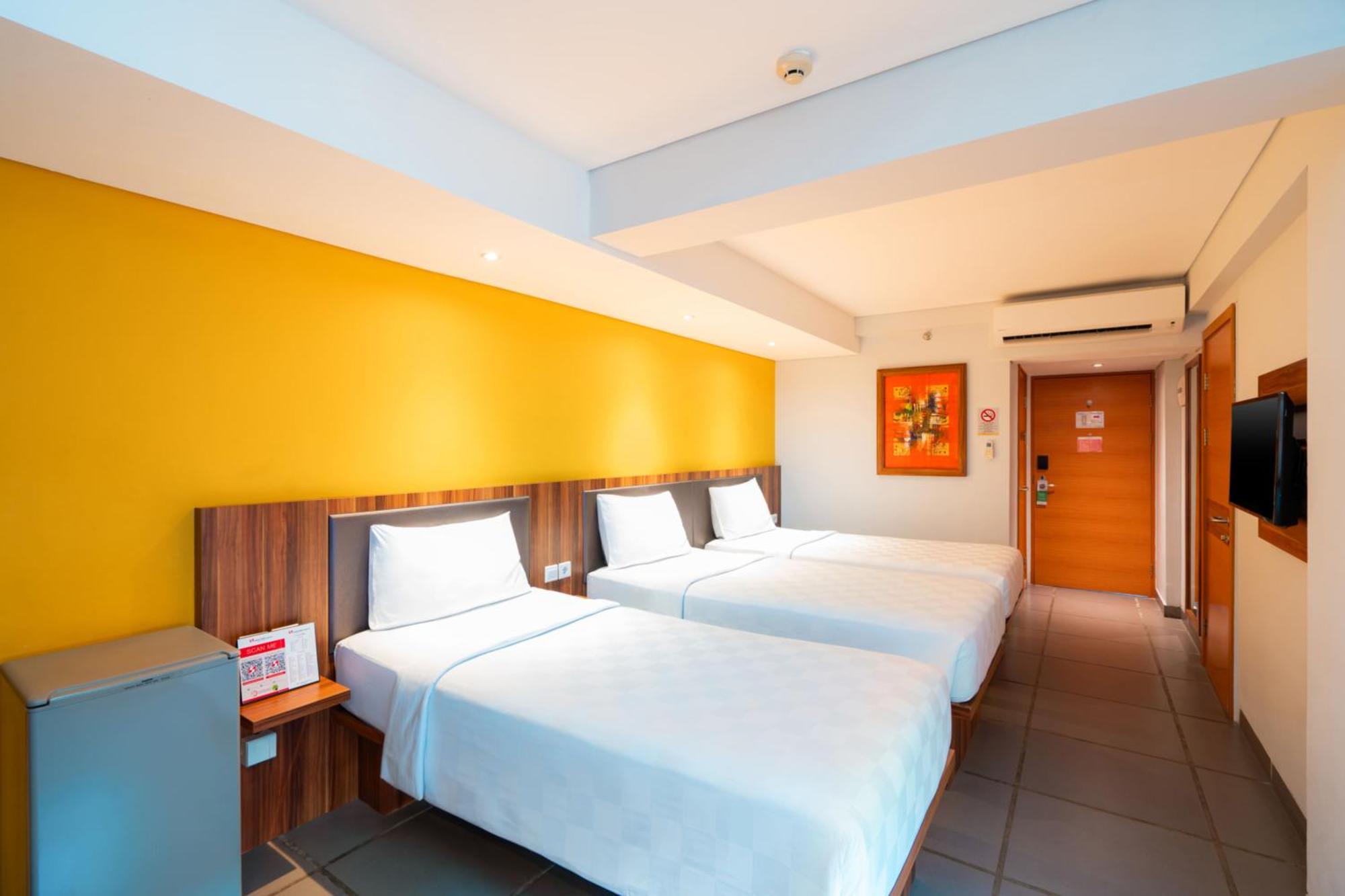 Swiss-Belexpress Kuta Legian Hotel Exterior photo